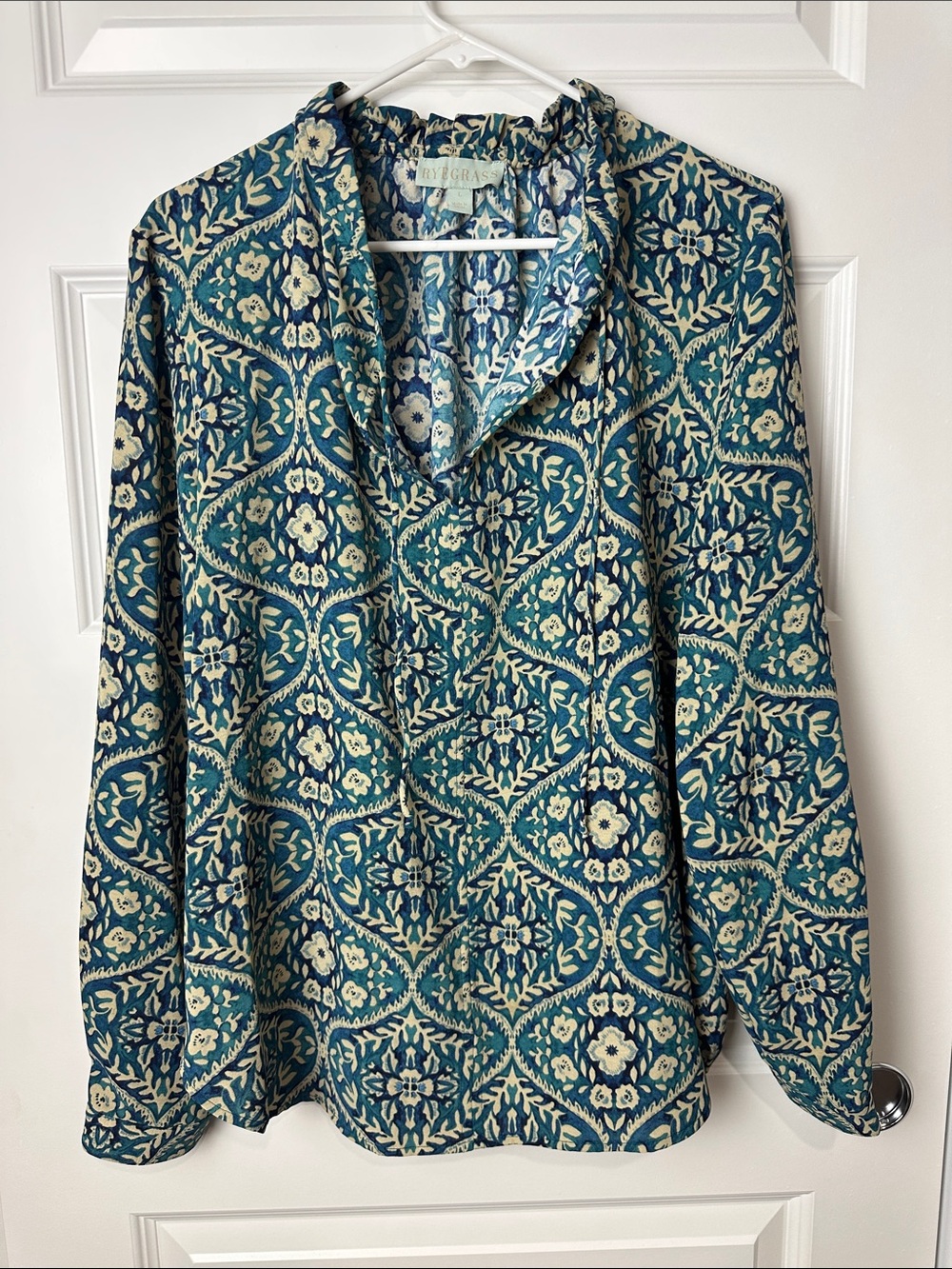 Ryegrass Women’s Teal Medallion Cream Printed Front Tie Blouse Top Large